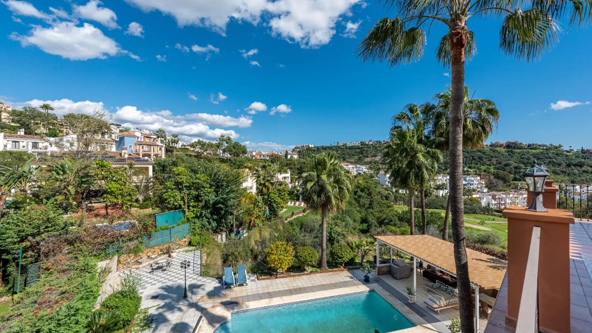 Villa Alhambra 6 Bedroom Pool & Views Benahavís